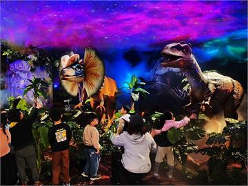 新春強勢登台 探索恐龍世界 動態實境恐龍特展 12歲以下孩童免費入場