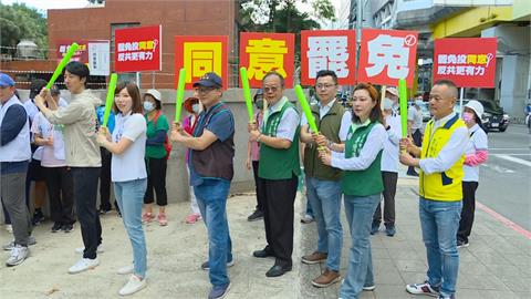 快新聞／拚翻轉深藍票倉！民進黨路口掃街挺罷團　吳崢喊：不屈服惡勢力