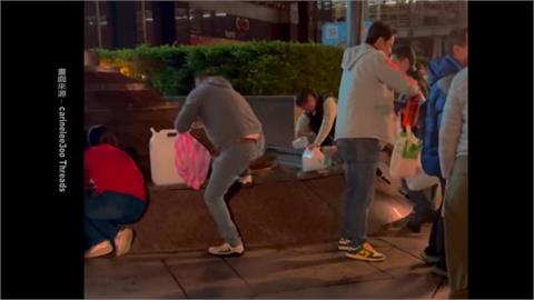 發財水？　101風水池驚見"舀水大隊"　　命理師：不會招財"嘸效"