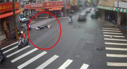 是誰漏油？台中３騎士打滑慘摔　警方調監視器究責