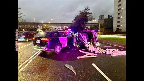 贓車拒檢逃逸！男子開車撞警車翻覆 警破窗逮人送醫