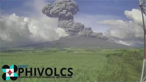 菲律賓火山又爆發！火山灰覆蓋200公里　當地3級警戒急撤8.7萬人