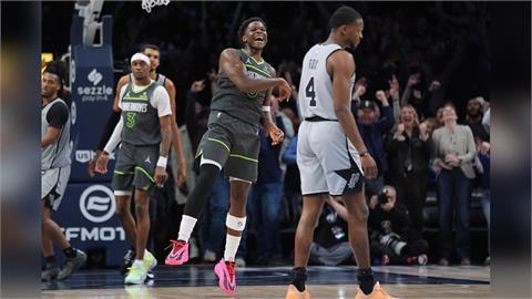 NBA(影)／「蟻人」甩開「斑馬」投進逆轉致勝球！灰狼主場1分險勝馬刺