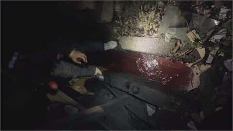 快新聞／深夜驚見「紅色血水」！新北環保局、綠議員揪出泰山工廠偷排廢水