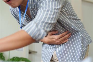 愛吃火鍋、少喝水當心「石頭」找上門！ 泌尿科醫揭腎結石「4大元兇」