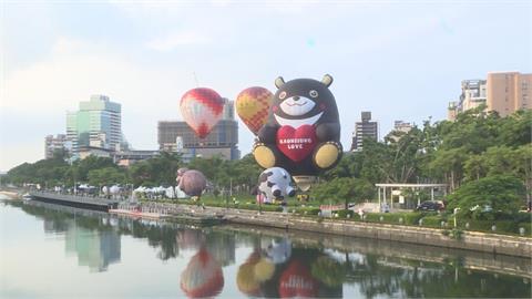 高雄愛月熱氣球移師愛河　巨大高雄熊升空點綴藍天