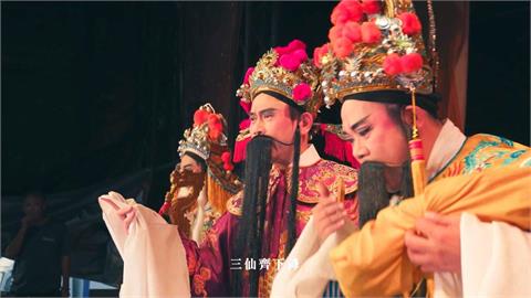 賴瑞隆變身歌仔戲演員 首支形象影片秀身段藏政治學