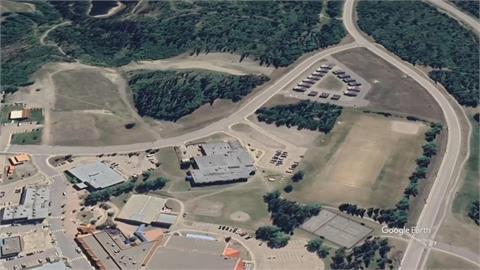 加拿大小鎮驚傳"校園槍擊" 疑槍手在內共10死