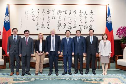 幕後／強生訪台讓中國跳腳　凱達格蘭論壇「挺台訊號」儼然成形