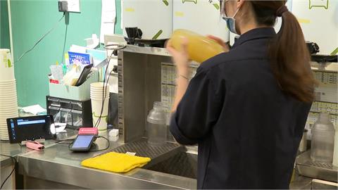 手搖店始祖…以前開「泡沫紅茶店」能賺錢？老顧客揭內幕：直接鈔票當小費