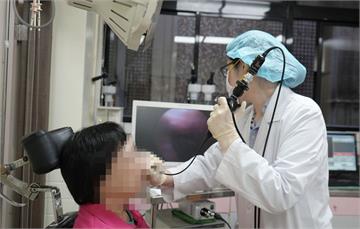 一起床狂打噴嚏、流鼻水   換季小感冒？醫揭背後真正大魔王