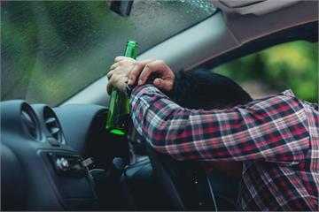 喝茫開車釀禍！前SBL球星酒駕「逆向撞小黃」　酒測數字超標