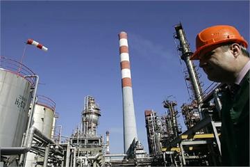 烏克蘭聲稱首度攻擊俄國裏海鑽油平台　凸顯無人機深入敵後打擊能力