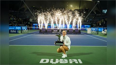 網球(影)／富豪千金最棒的生日禮物不是寶格麗和小香包！佩古拉終結四強魔咒杜拜封后