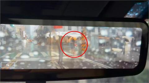白海豚外圍環流風雨交加　視障者迷失方向暖心警助返家