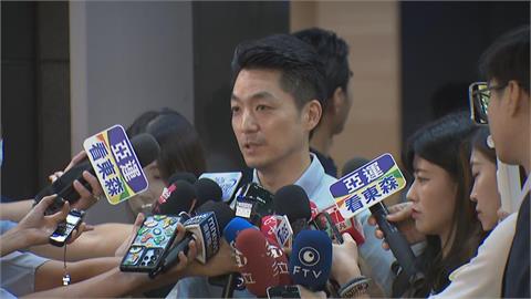 快新聞／備詢中竟玩手機！北市民政局長被學生抓包　陳永德、蔣萬安火線回應