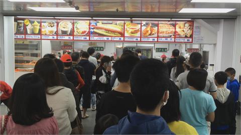 美國好市多價目表一看驚呆了！　台灣熱狗定價比美國還貴！