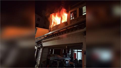 快新聞／吵架竟潑汽油縱火！台中東區透天初一凌晨大火　夫妻一死一傷