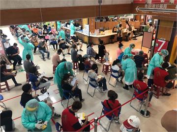 快新聞／台北5大批發市場、環南市場攤商打疫苗　估週四全部打完