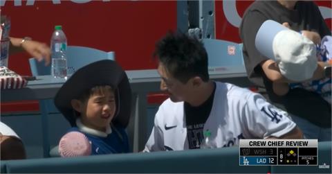 MLB(影)／大谷的全壘打球讓小球迷哭了！沒想到從小朋友口中得到意外答案