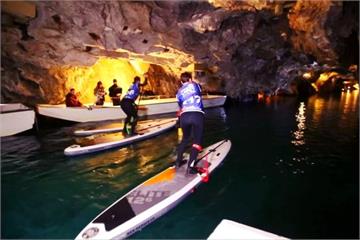 岩洞裡也能立槳衝浪！歐洲最大地下湖開賽