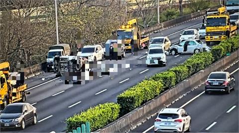 國1重大車禍！6車連環撞　2人拋飛車道1死1命危