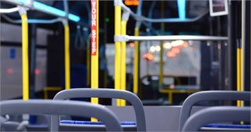 公車快到站…南一中學生提早站門口「慘遭司機痛罵10分鐘」業者曝懲處