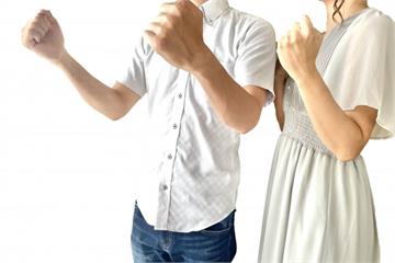 雙薪家庭搏上位！35歲夫妻靠5心法　10年存1億移民爽退休