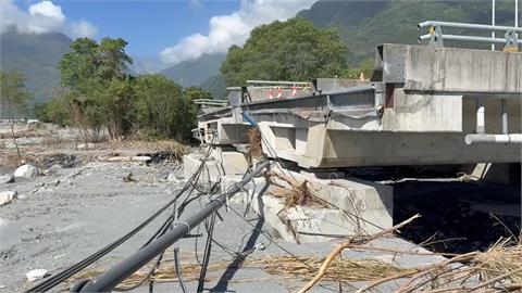 快新聞／花蓮馬太鞍溪橋被洪水沖毀　公路局力拚10月15日前通車