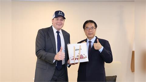 期待再相會！美國在台協會高雄分處長張子霖辭別黃偉哲市長