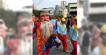 假扮神明真騙錢？台中傳「土地公」晚間上街化緣　民眾怒：每年都出現
