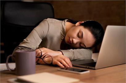 美研究「午睡勿超過1小時」！午睡太久易導致大腦衰退增加失智風險