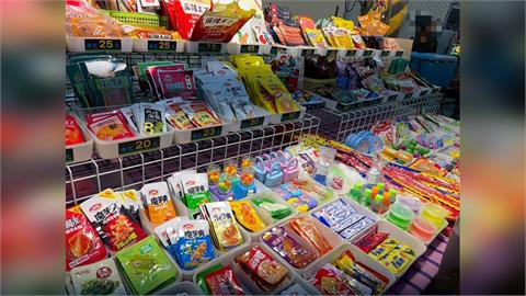 高雄翁園夜市攤商販售中國零食　40品項將銷毀.最高開罰300萬