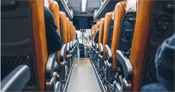 「太早按鈴了」！高雄公車驚見司機、乘客互相飆罵　監視器畫面還原真相