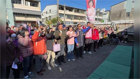 台中選戰藍營姊弟還在爭！　綠定一尊何欣純端牛肉拚戰