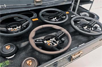 永續發展更進一步　Porsche 攜手 BASF 推動複合廢料製造方向盤