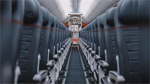 她買機票「升等商務艙」竟比經濟艙便宜!一票人撿過讚:真的超爽