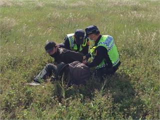 才剛要起飛...俄羅斯男竟攀上華航班機起落架