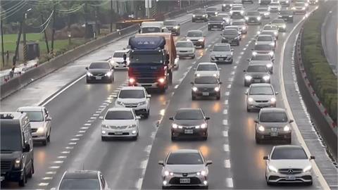 快新聞／連假第2日出遊車潮湧現！　公路局曝「地雷路段」請民眾注意