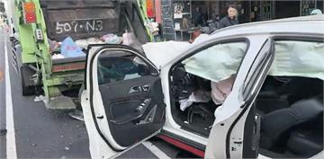 又是酒駕!賓士男爛醉撞垃圾車 女清潔員慘遭夾死