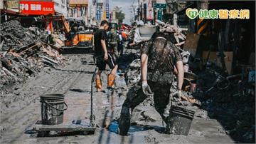 挖土機老闆救災染敗血症不治 醫:慎防足部傷口、眼鼻成病菌入侵途徑