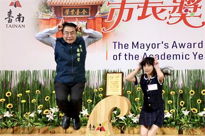 「市長陪你拍」精彩落幕  黃偉哲有求必應