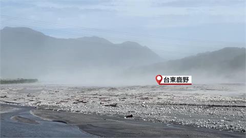 東北季風增強！多地吹沙塵暴　霧濛濛一片「全是沙」