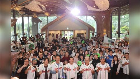 中職／青春回憶都回來了！興農牛奪冠班底5位「不老男神」睽違20年與球迷同樂