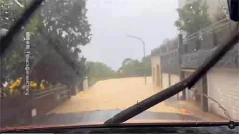 暴雨狂下!新北汐止山區災情頻傳 多處坍方 土石流沖進民宅