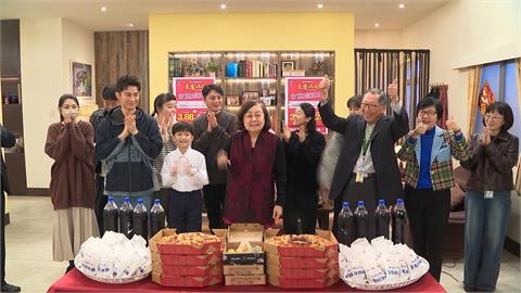 豆腐媽媽平均收視3.68 最高衝4.24刷新紀錄 劇組嗨慶功