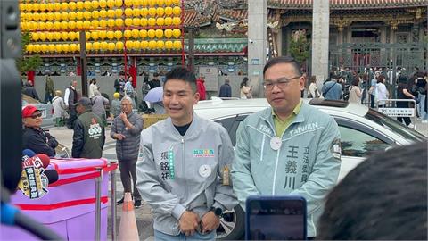 王義川陪台派戰鬥雞張銘祐車隊掃街　宣示守護民主、堅持本土