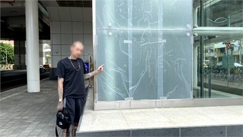 中捷塗鴉客再現玻璃帷幕遭破壞　外籍男被逮稱「一時興起　不熟法律」