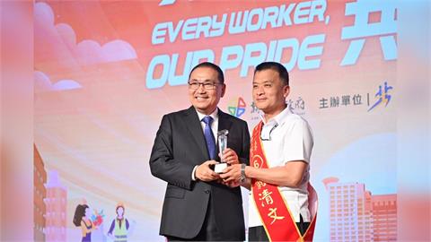 勞動節前夕　侯友宜表揚243位新北模範勞工、優良駕駛