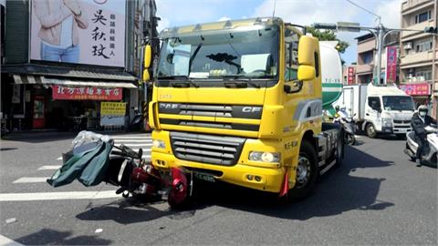 礁溪老婦騎代步車遭大車輾壓！　車被撞爛幸人無傷